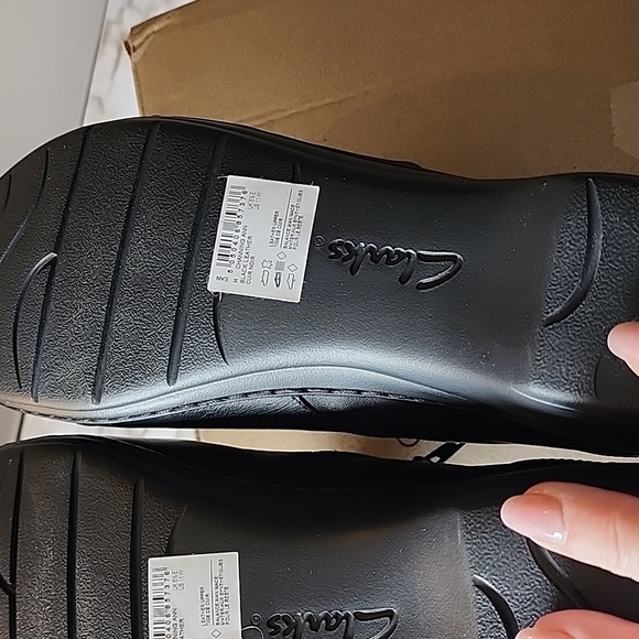 NWT Clarks Black Leather Slip on Side Zip Loafer Shoe Size 11 Wide - Picture 14 of 15